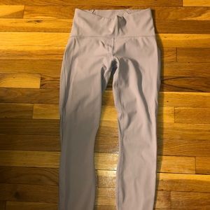 Lululemon Wunder Under size 6